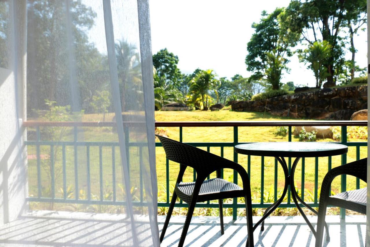 Katathong Golf Resort & Spa Панг Нга Екстериор снимка